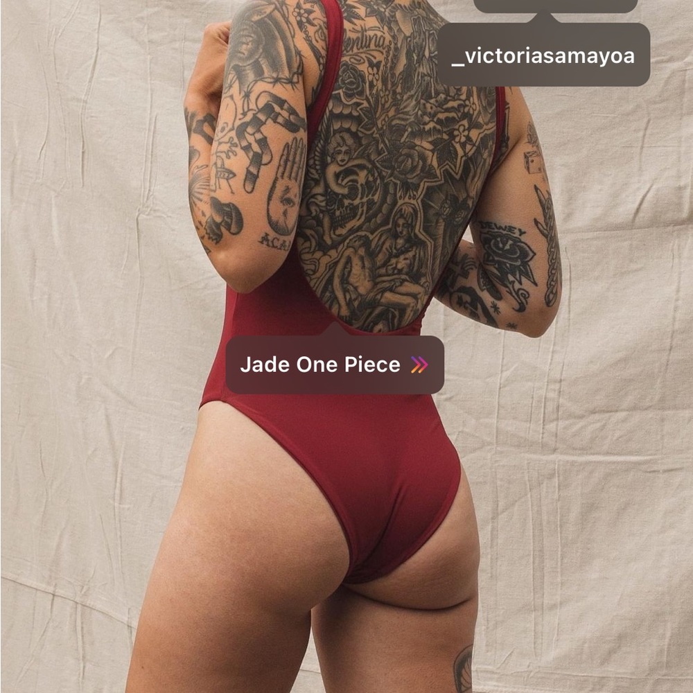 Rose Lion Jade One Piece